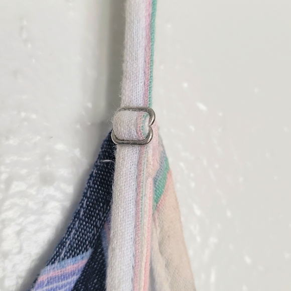 Stripe print capri-length jumpsuit with adjustable shoulder straps - Picture 4 of 4